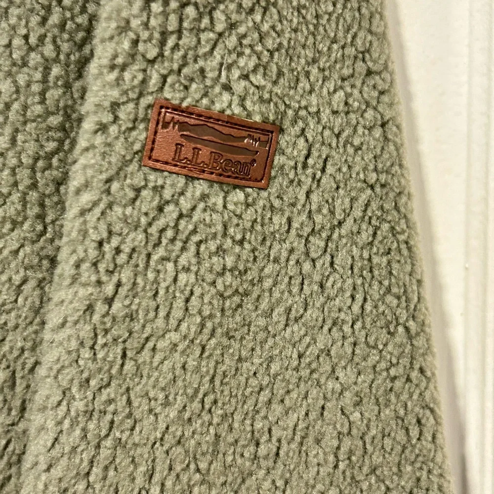 L.L Bean Cozy Cottage Fleece Green Button Down- M - Picture 4 of 11